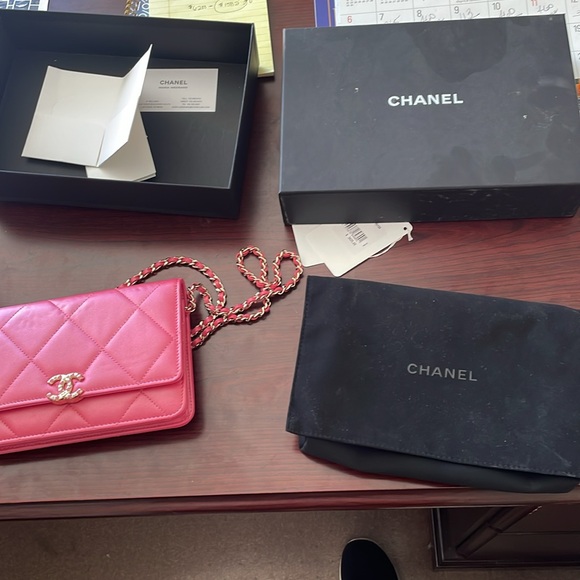 Brand new Chanel bag. Bought in LV Used only a couple of times. - Picture 5 of 5